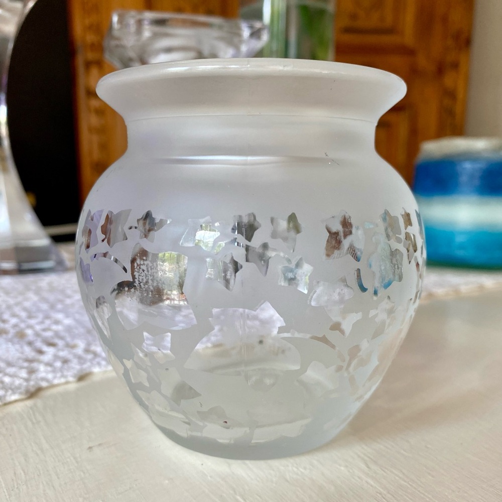 GERMAN VINTAGE EMBROIDERED LEAF GLASS POTPOURRI JAR WITH LID